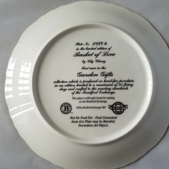 Bradford Exchange Basket of Love Collector Plate - Picture 6 of 6